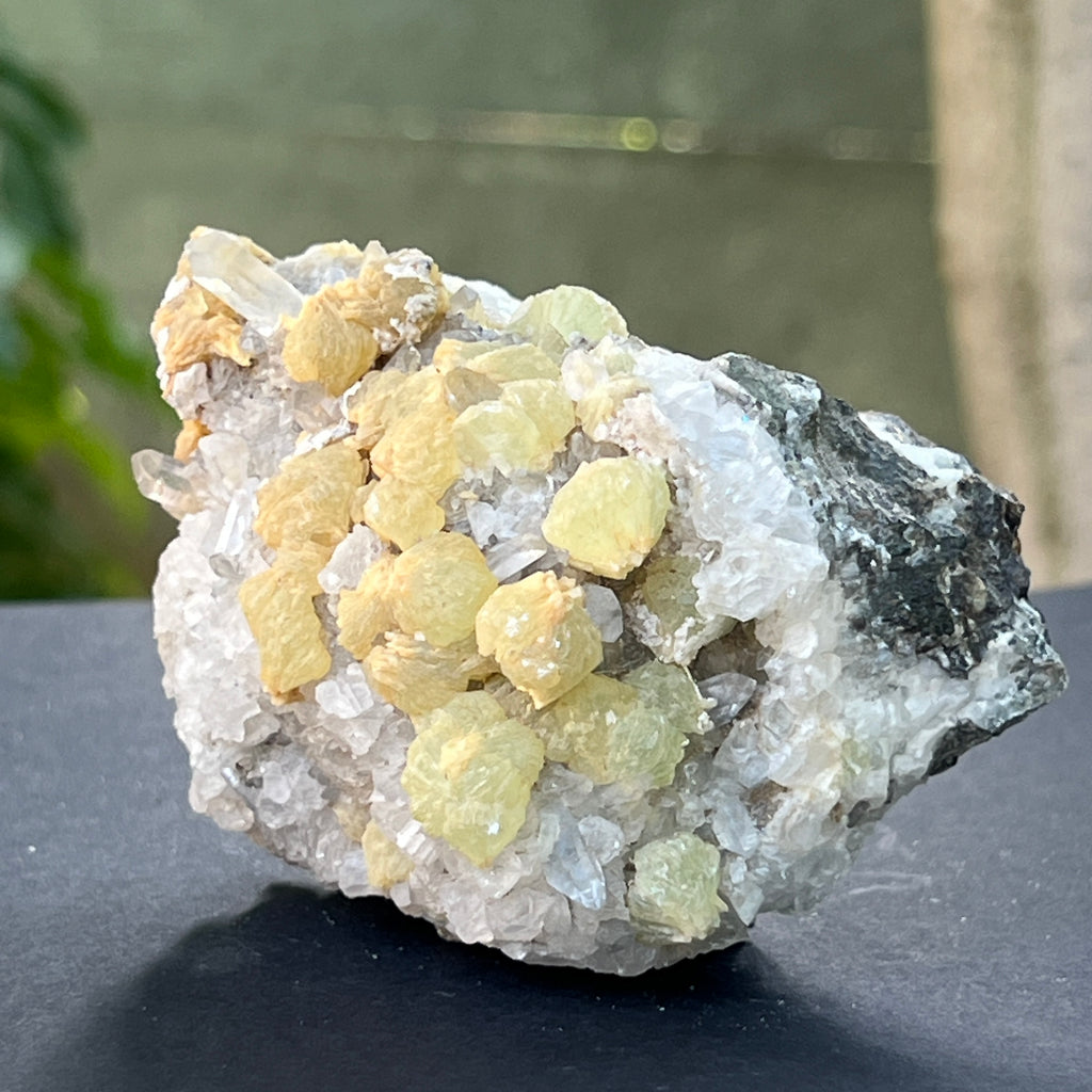 Cluster Prehnit in cuart model 14, pietre semipretioase - druzy.ro 2 