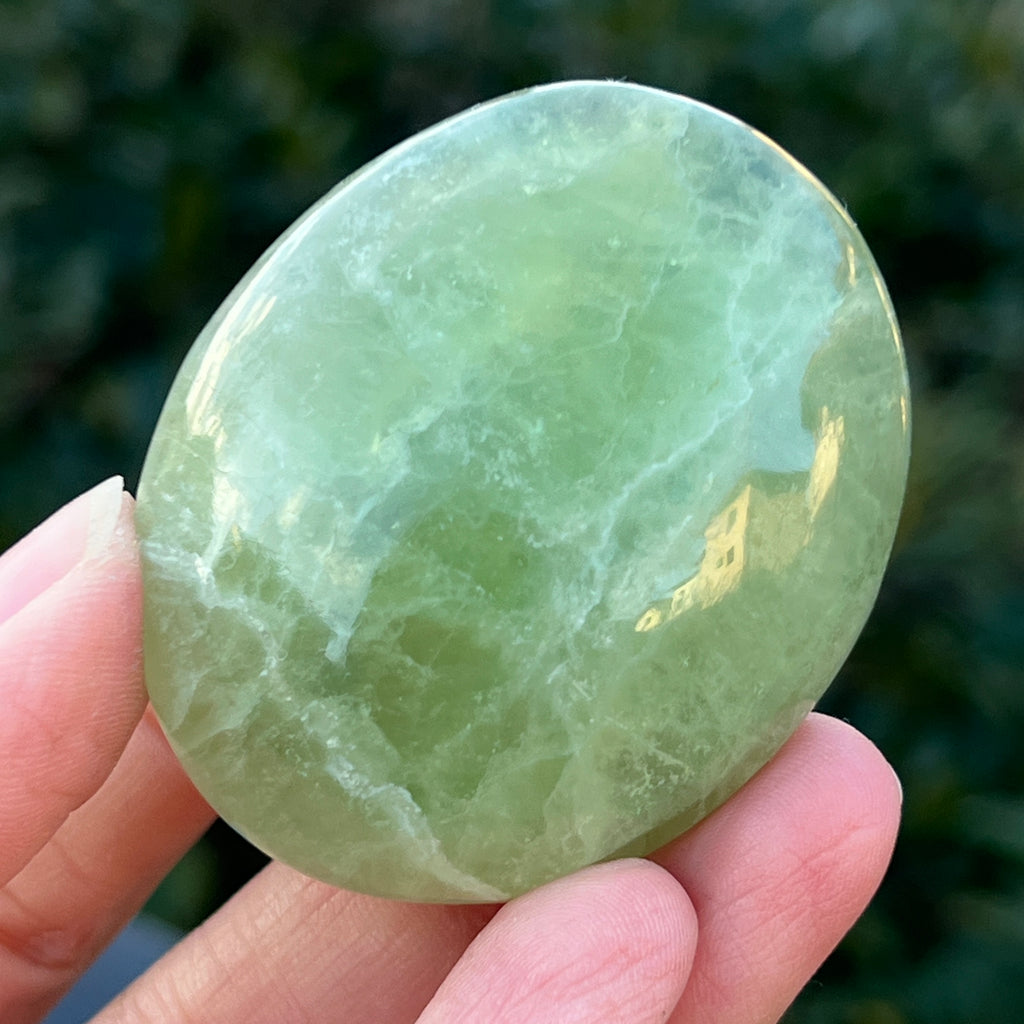 Palmstone fluorit verde model 13, din Madagascar, pietre semipretioase - druzy.ro 2 