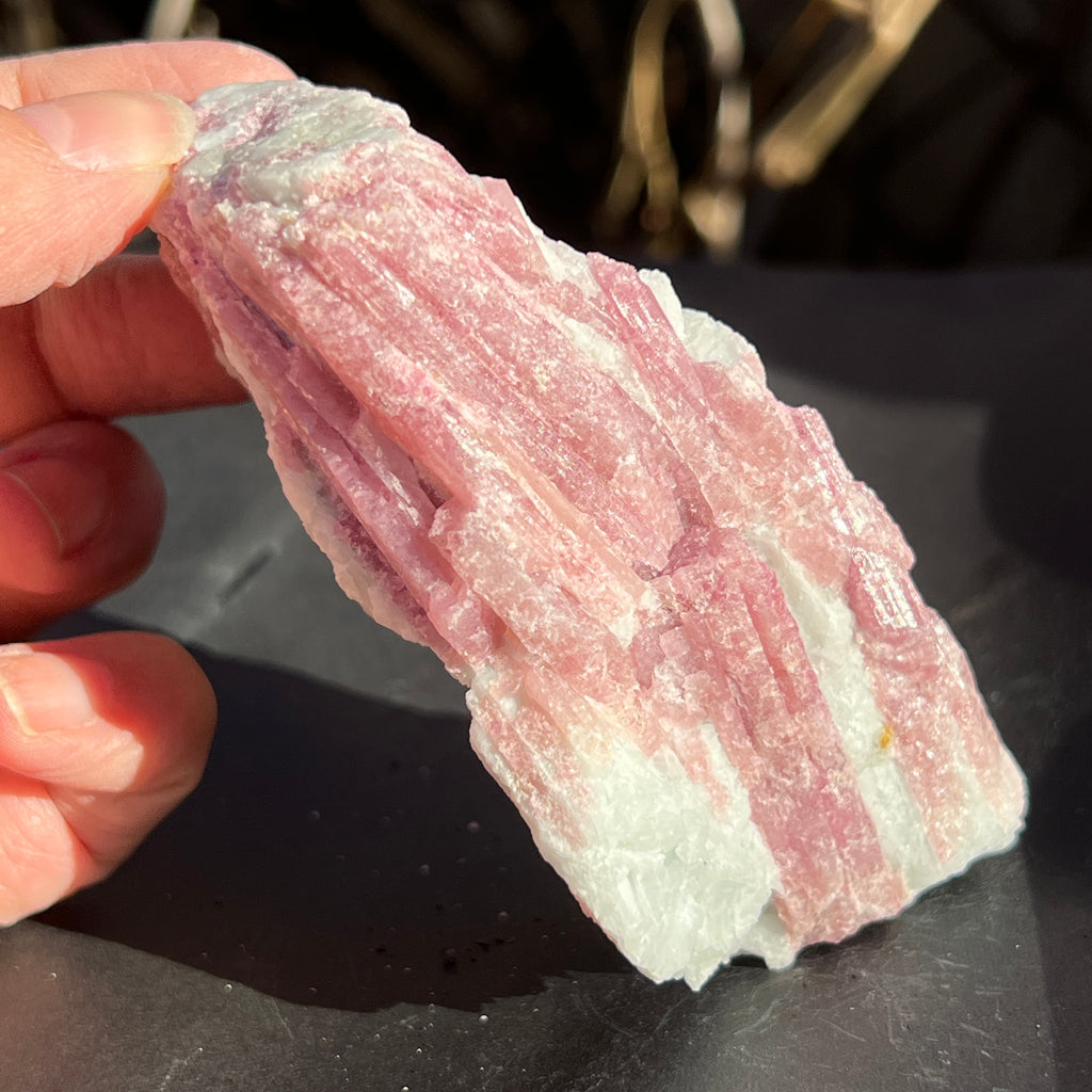 Rubelit/ turmalina roz A piatra bruta din Brazilia m1, pietre semipretioase - druzy.ro 11 