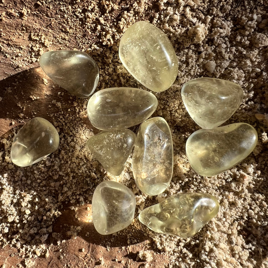 Tectita aurie, sticla desertului Libia piatra polisata, calitate AAA, druzy.ro, cristale 1