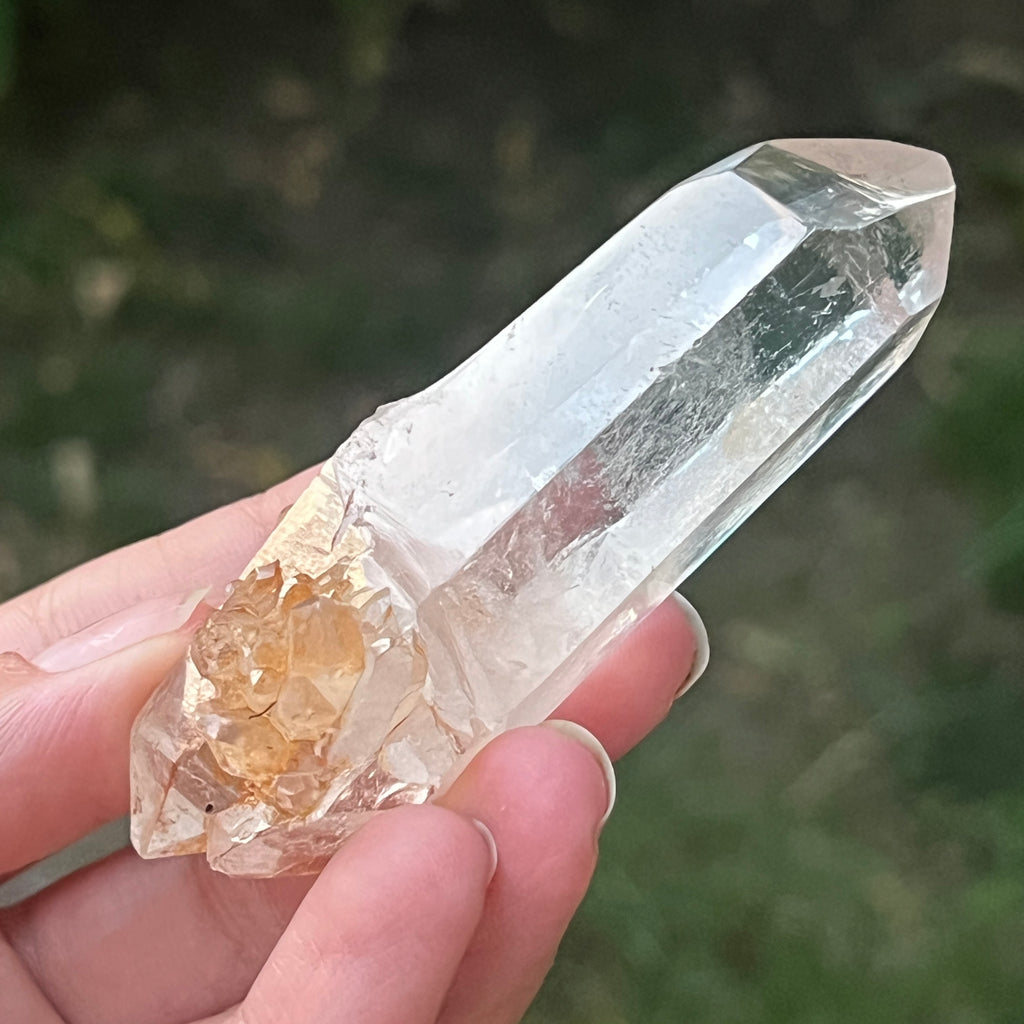 Cristal de cuarț cu incluziuni de goethit brun-portocaliu | Model 5, pietre semipretioase - druzy.ro 3 