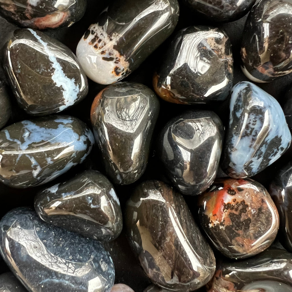 Sardonix piatra curajului si protectiei, piatra rulata, m1, negru, druzy.ro, cristale 3
