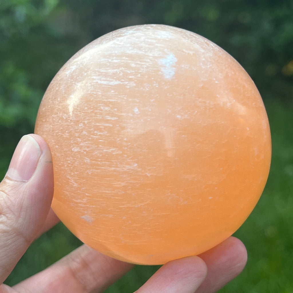Sfera selenit portocaliu 7 cm, pietre semipretioase - druzy.ro 13 