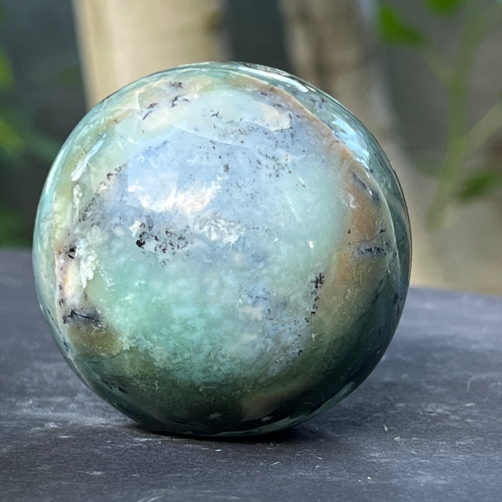 Sfera calcedonie cu crom albastru-verzuie din Zimbabwe | Model 1, pietre semipretioase - druzy.ro 2 