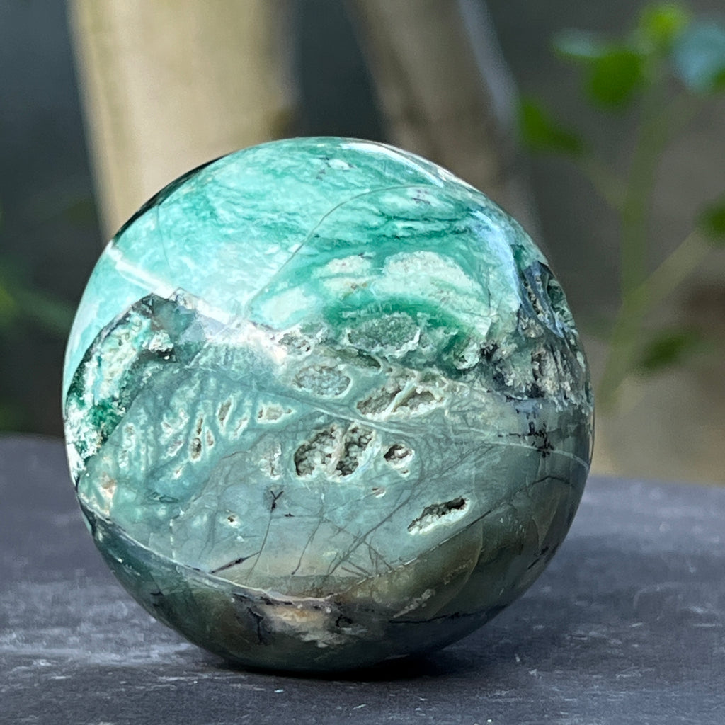 Sfera calcedonie cu crom albastru-verzuie din Zimbabwe | Model 1, pietre semipretioase - druzy.ro 6 