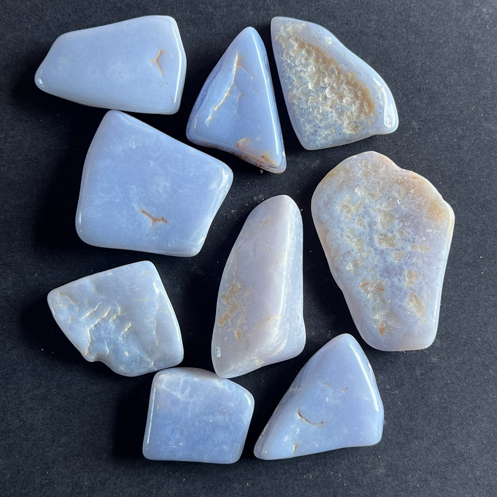 Calcedonie albastra /blue lace piatra rulata L, pietre semipretioase - druzy.ro 3 
