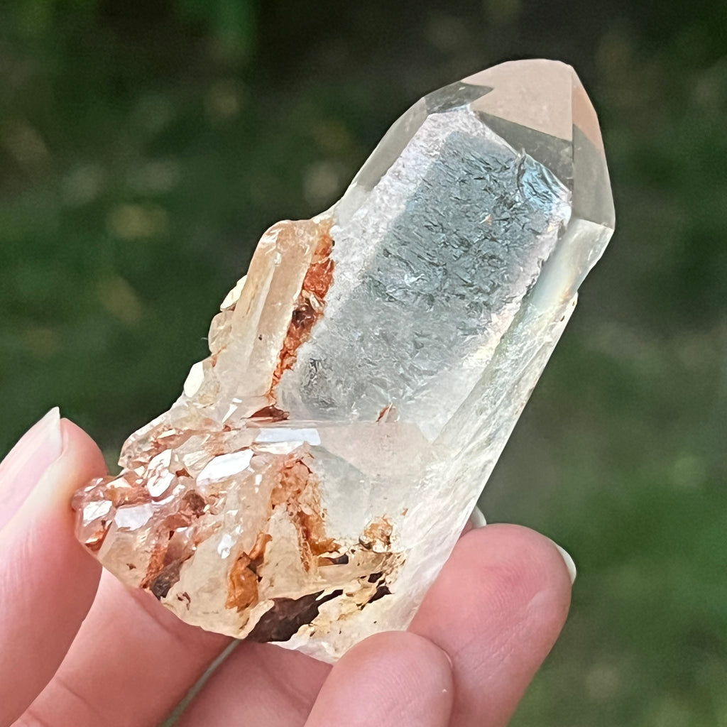 Cristal de cuarț cu incluziuni de goethit brun-portocaliu | Model 2, pietre semipretioase - druzy.ro 1 