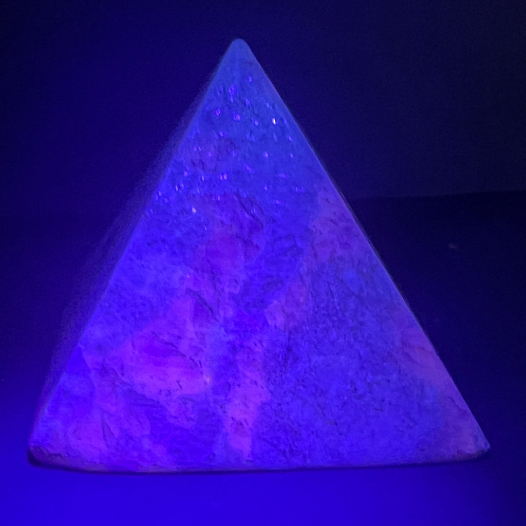 Piramida hackmanit Uv reactive  m2, pietre semipretioase - druzy.ro 5 