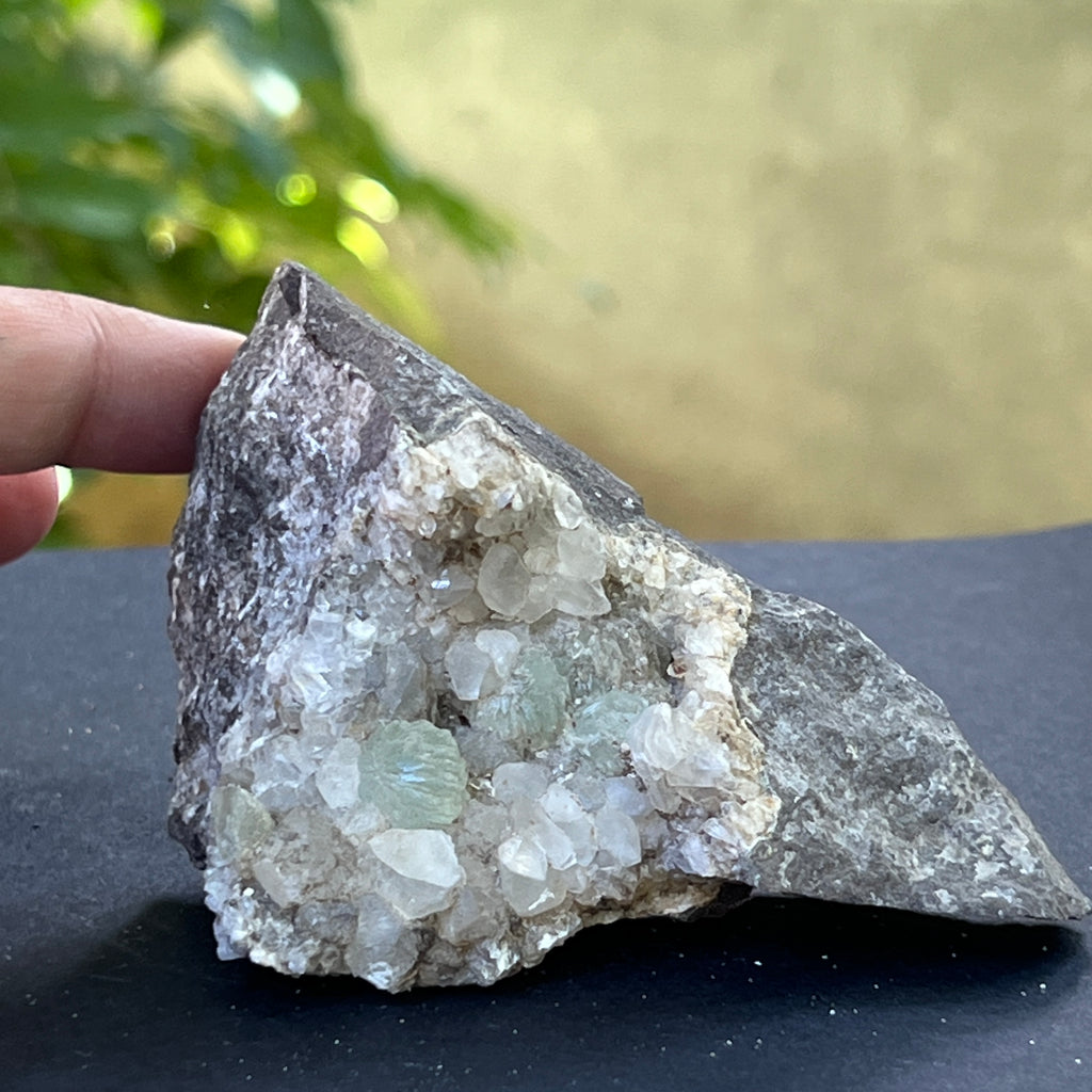 Cluster Prehnit in cuart model 15, pietre semipretioase - druzy.ro 1 