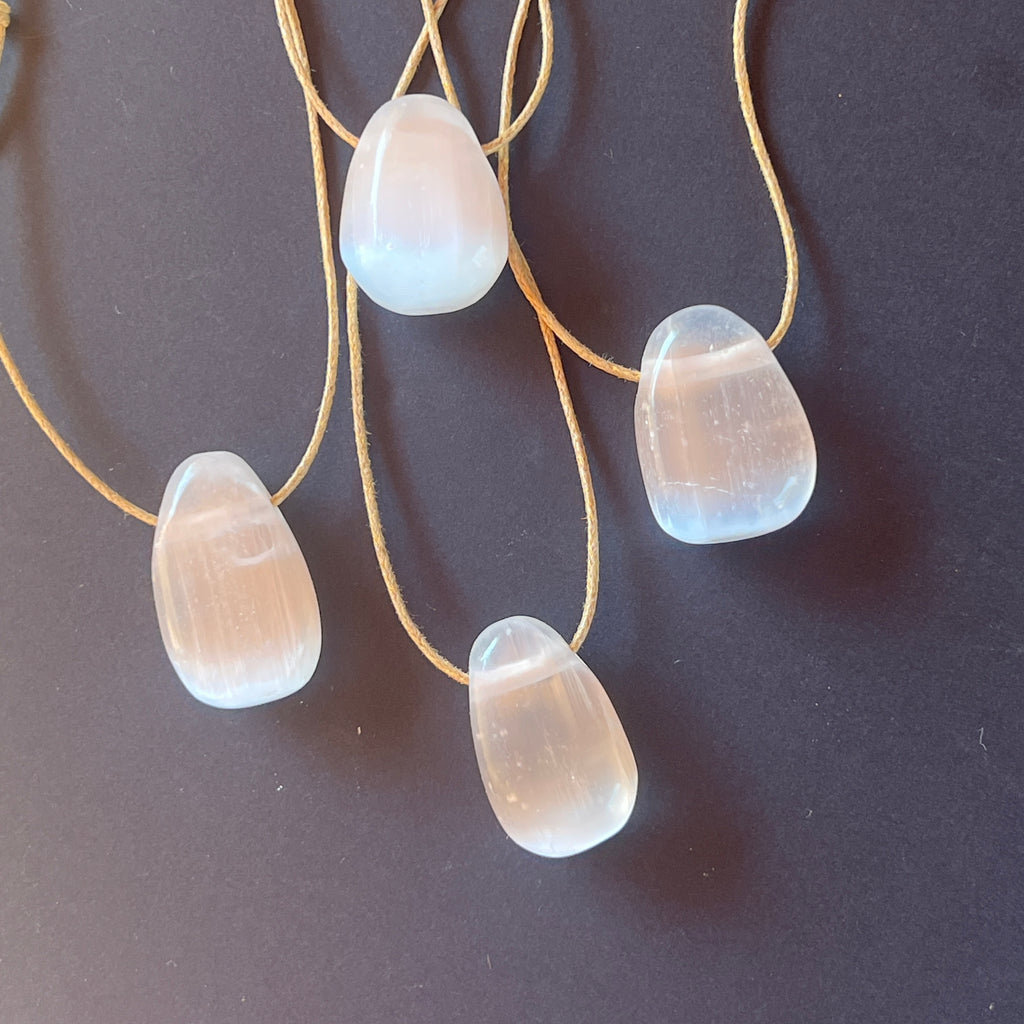 Colier pandantiv selenit DROP, pietre semipretioase - druzy.ro 3 