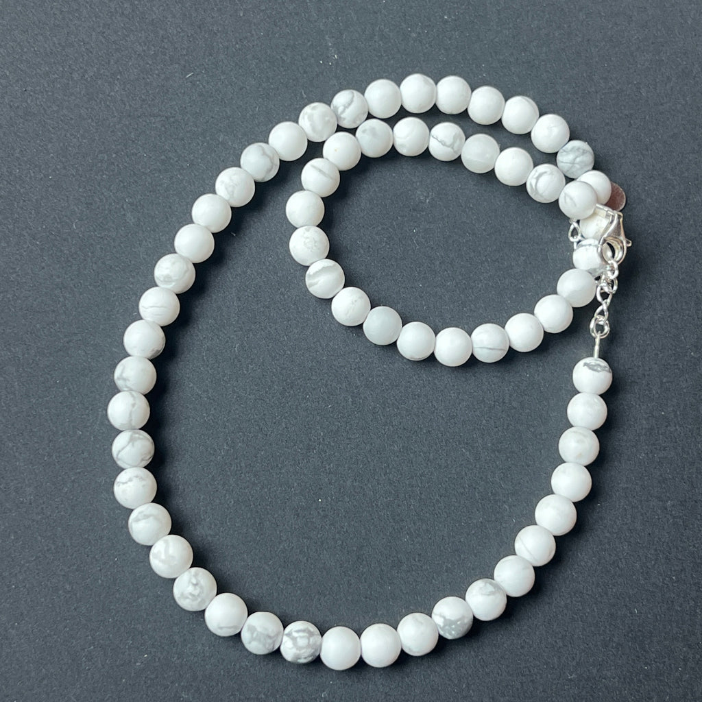 Colier howlit alb Silence #97, pietre semipretioase - druzy.ro 2 