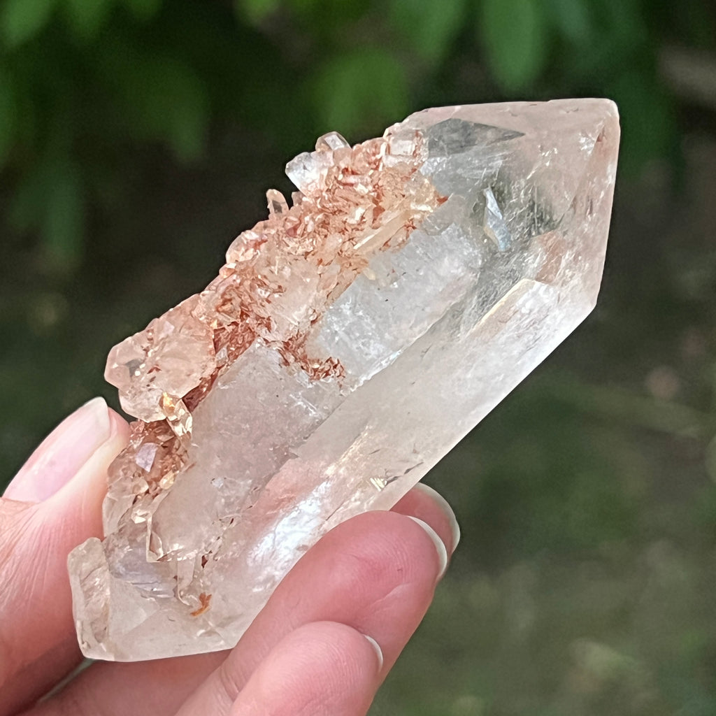 Cristal de cuarț cu incluziuni de goethit brun-portocaliu | Model 9, pietre semipretioase - druzy.ro 9 