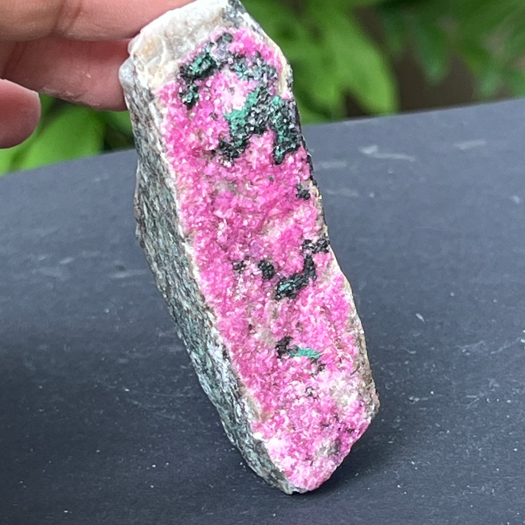 Dolomit roz Salrose insertii malachit piatra bruta m25, pietre semipretioase - druzy.ro 1 