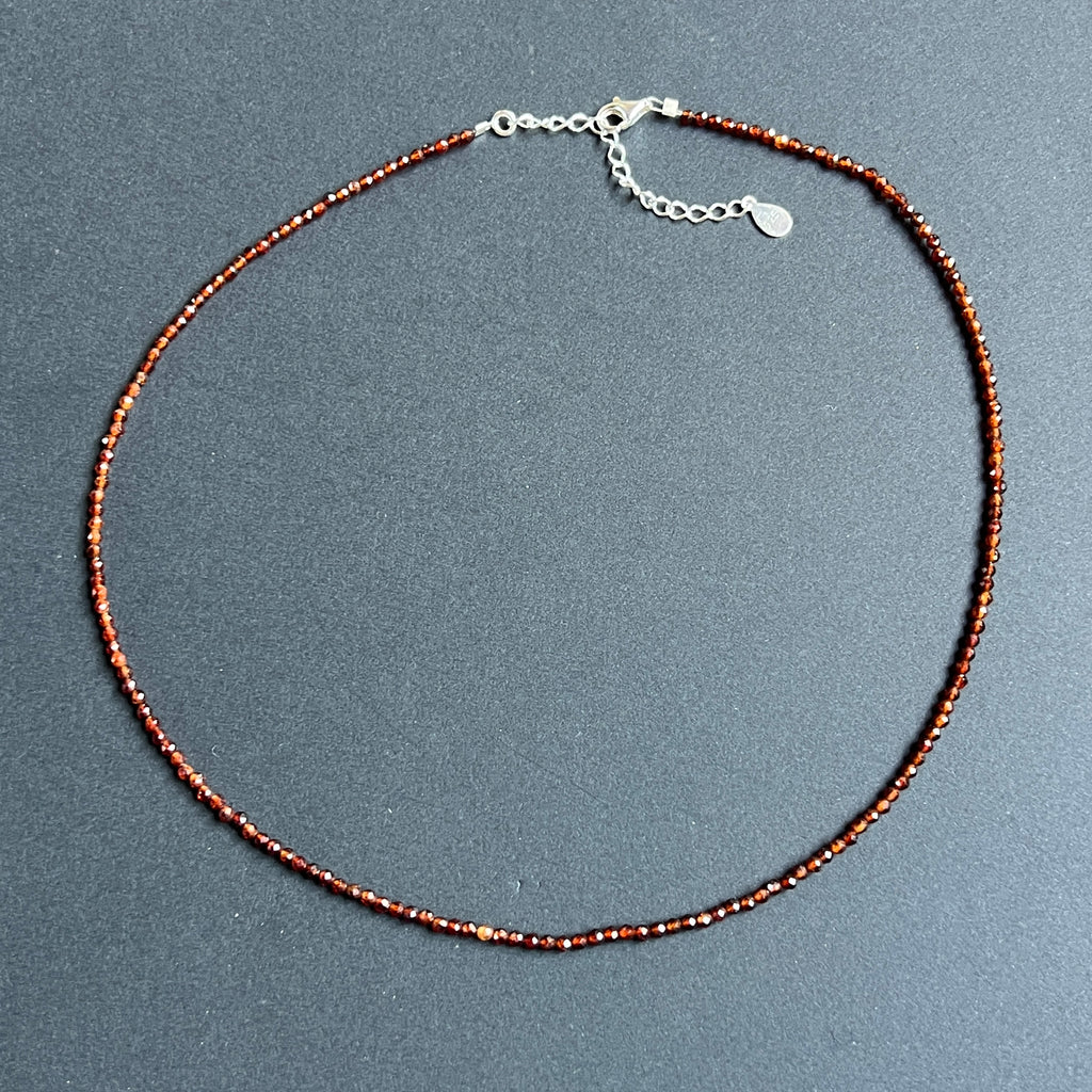 Colier granat portocaliu-vișiniu fațetat Ember #88, pietre semipretioase - druzy.ro 1 