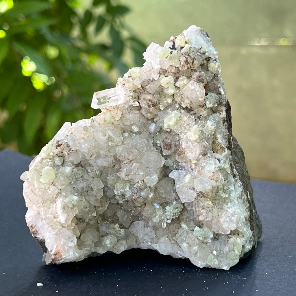 Cluster Prehnit in cuart model 11, pietre semipretioase - druzy.ro 6 