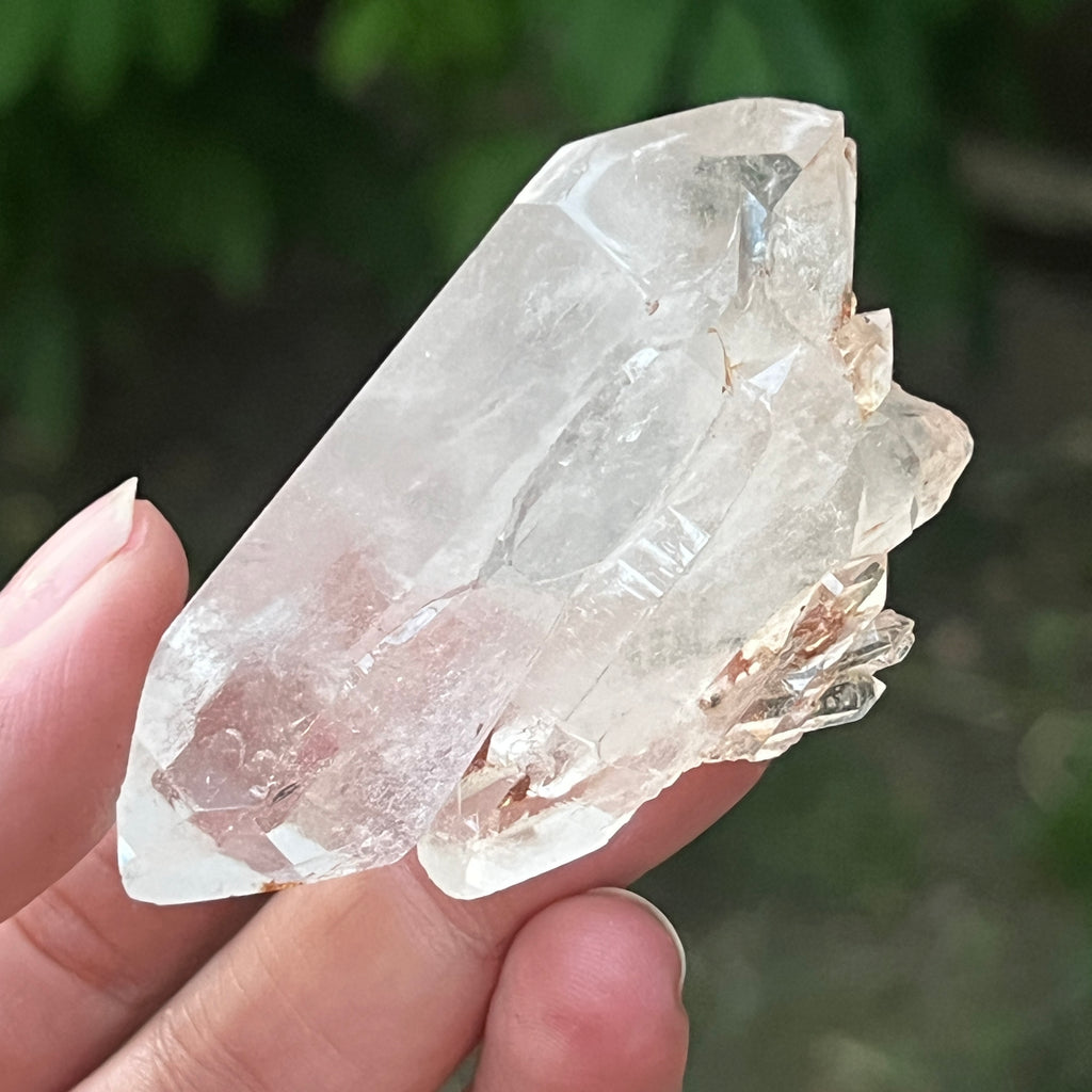 Cristal de cuarț cu incluziuni de goethit brun-portocaliu | Model 12, pietre semipretioase - druzy.ro 7 