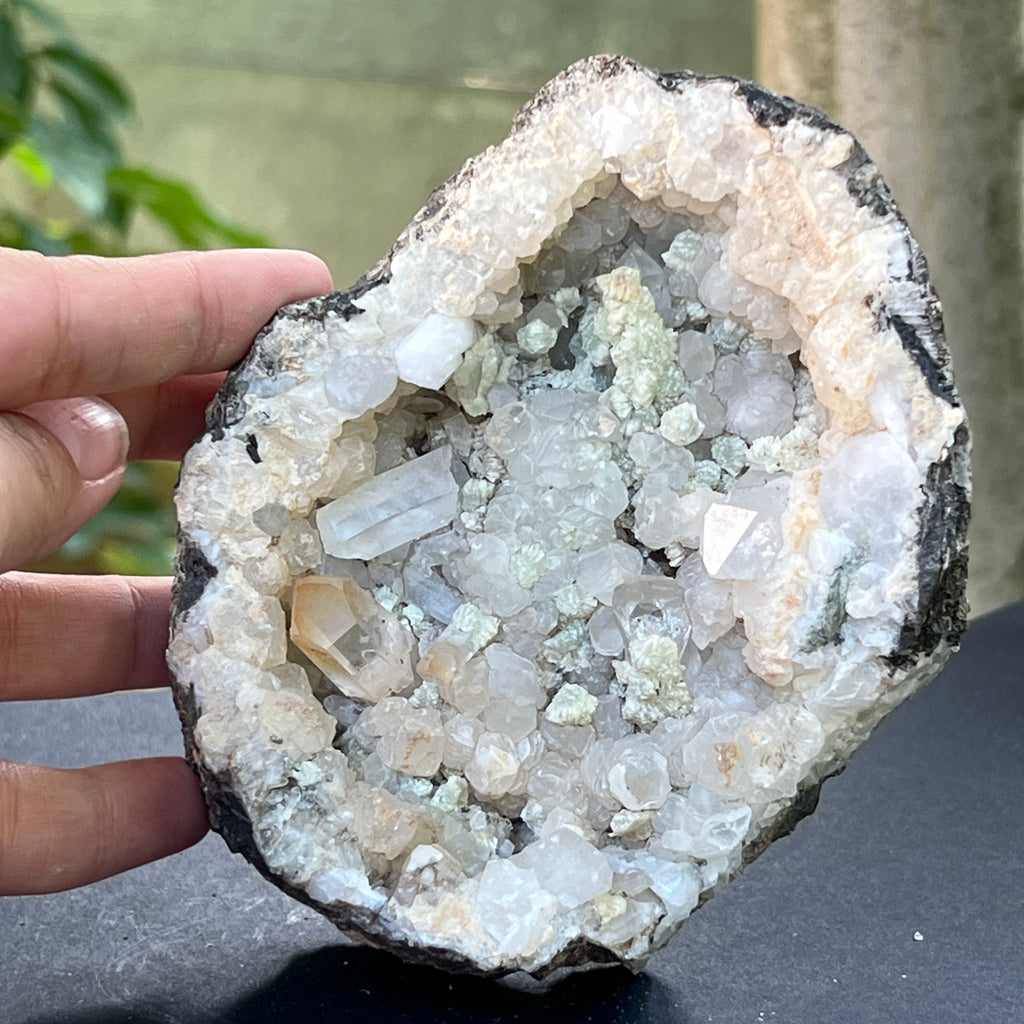 Cluster Prehnit in cuart model 13, pietre semipretioase - druzy.ro 1 