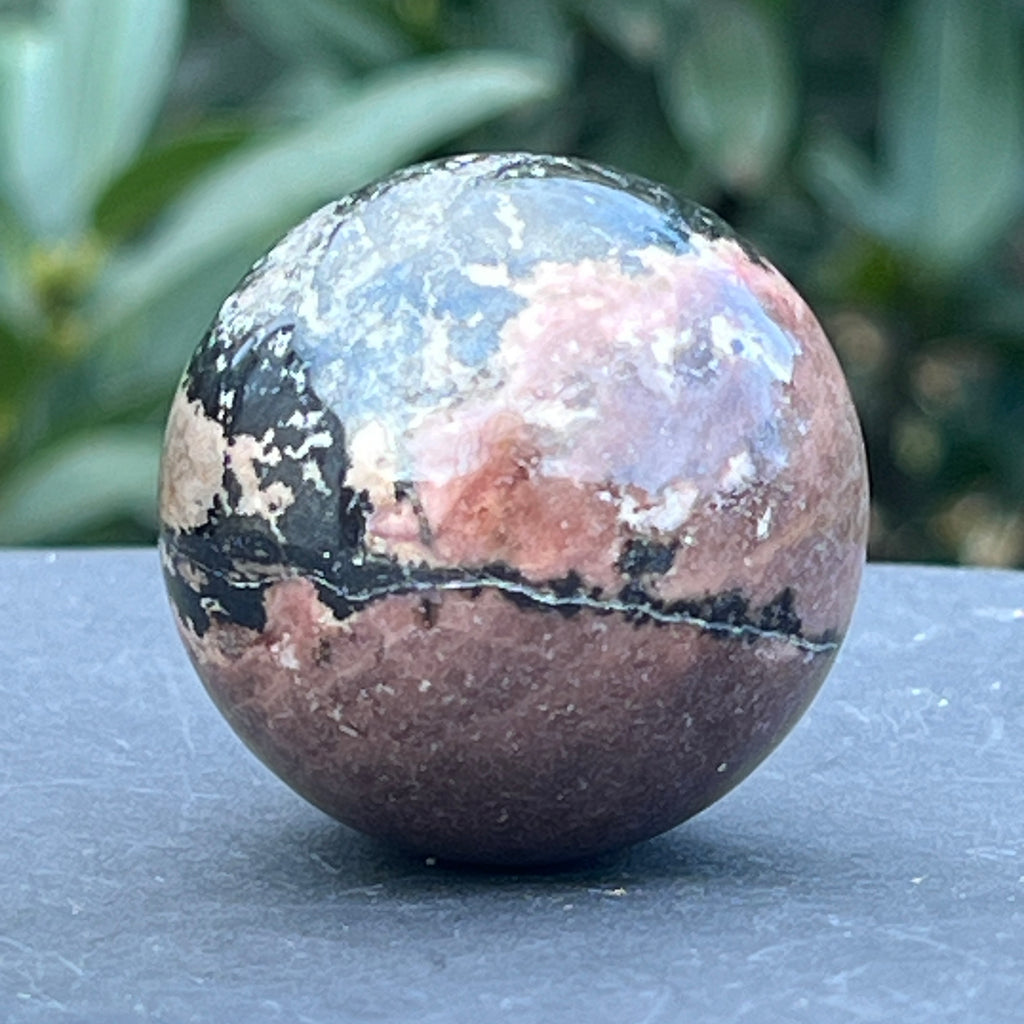 Sfera rodonit Madagascar model 4, pietre semipretioase - druzy.ro 1 