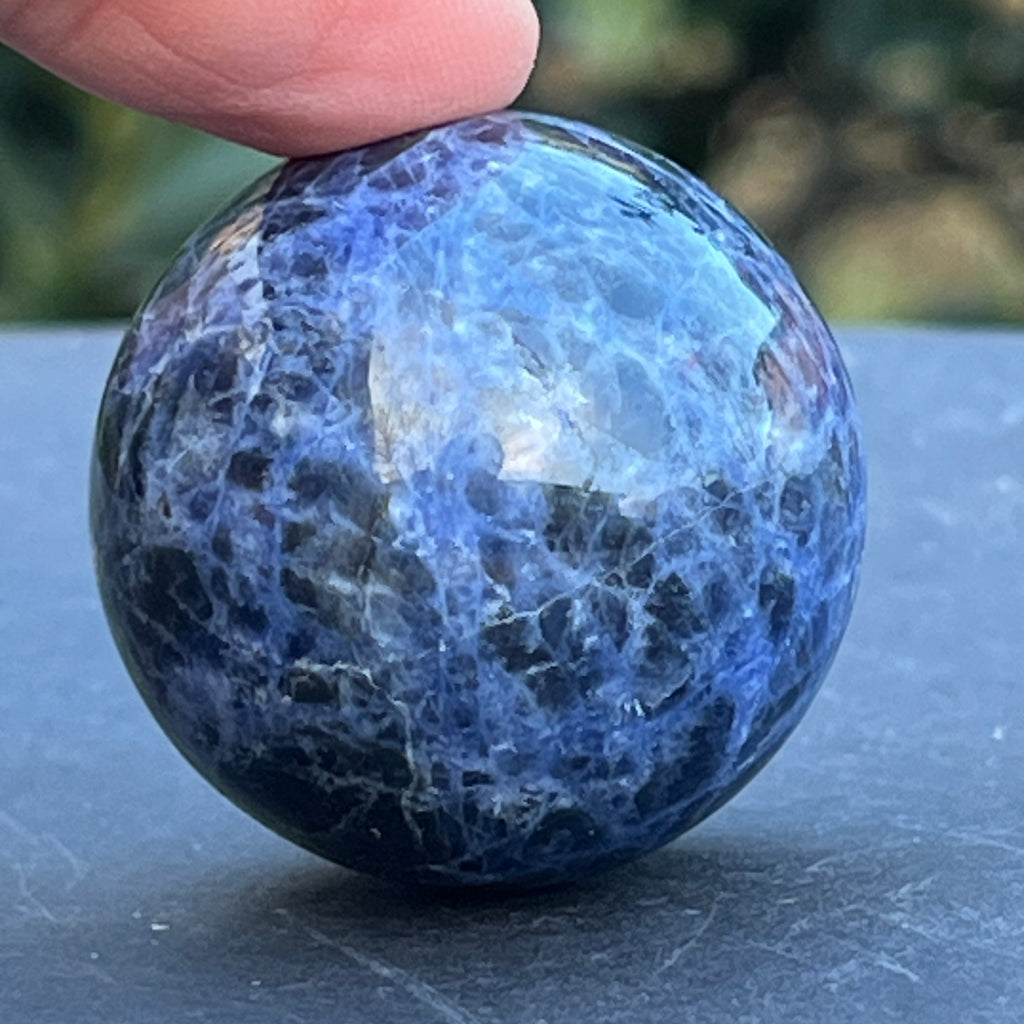 Sodalit sfera model 3, pietre semipretioase - druzy.ro 2 