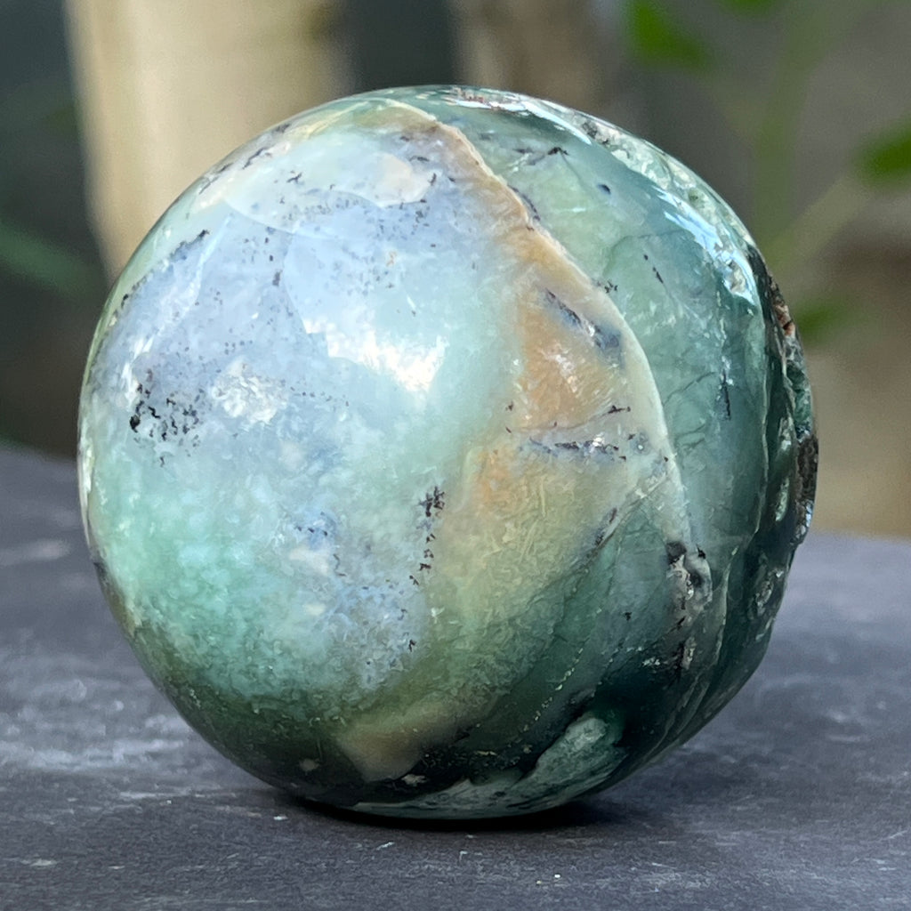 Sfera calcedonie cu crom albastru-verzuie din Zimbabwe | Model 1, pietre semipretioase - druzy.ro 1 