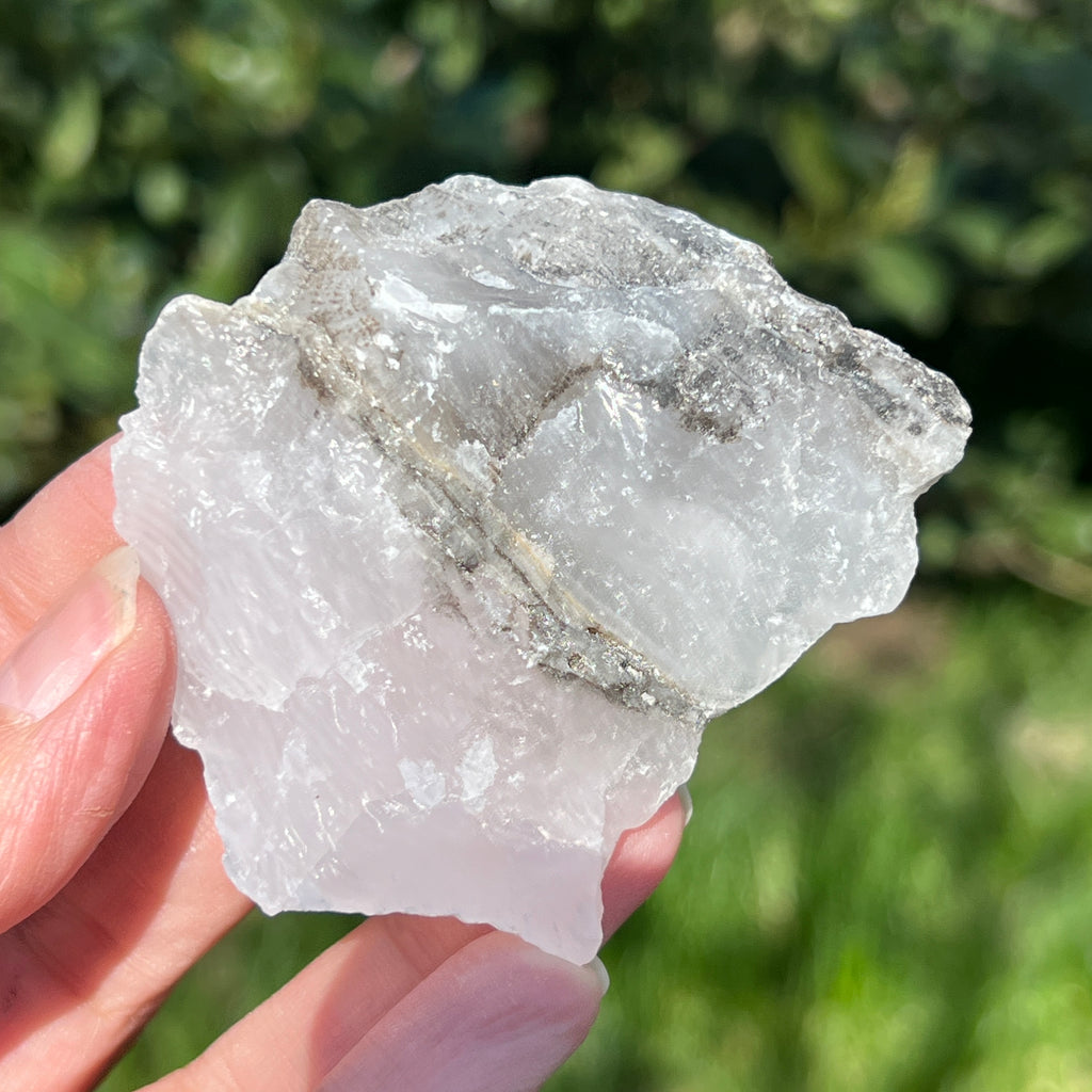 Calcit mangano reactiv UV – piatră brută, model 1, pietre semipretioase - druzy.ro 2 