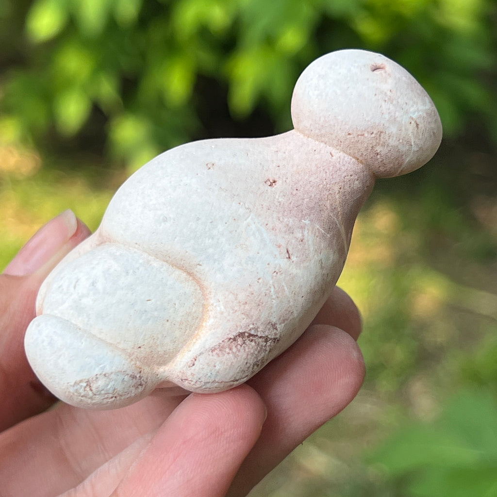 Piatra Zânelor – Menalit natural | Feminitate sacră & energia zeiței Venus | Model 8, pietre semipretioase - druzy.ro 3 