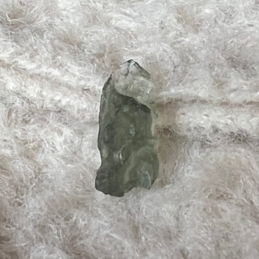 Moldavit piatra bruta model 2a/3, druzy.ro, cristale 1