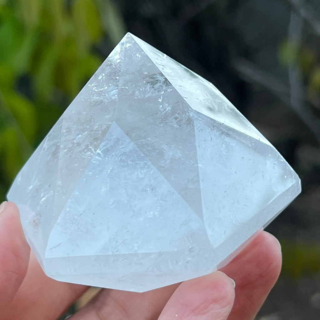 Cuart curcubeu forma diamant caliate extra, cristal de stanca/cuart incolor m6, pietre semipretioase - druzy.ro 2 