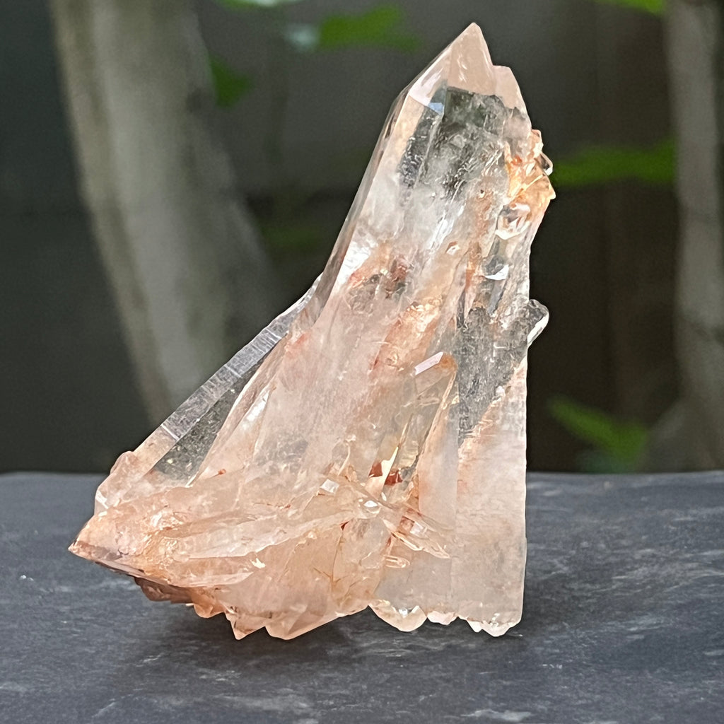 Cristal de cuarț cu incluziuni de goethit brun-portocaliu | Model 8, pietre semipretioase - druzy.ro 2 