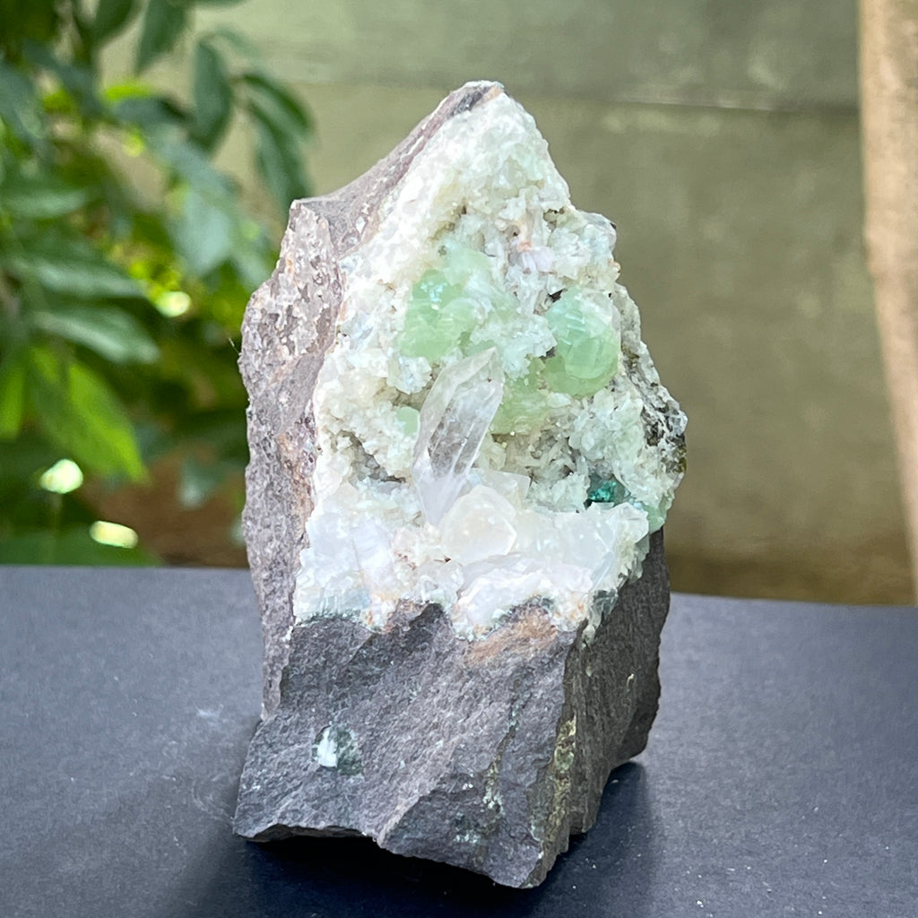 Cluster Prehnit in cuart model 12, pietre semipretioase - druzy.ro 1 