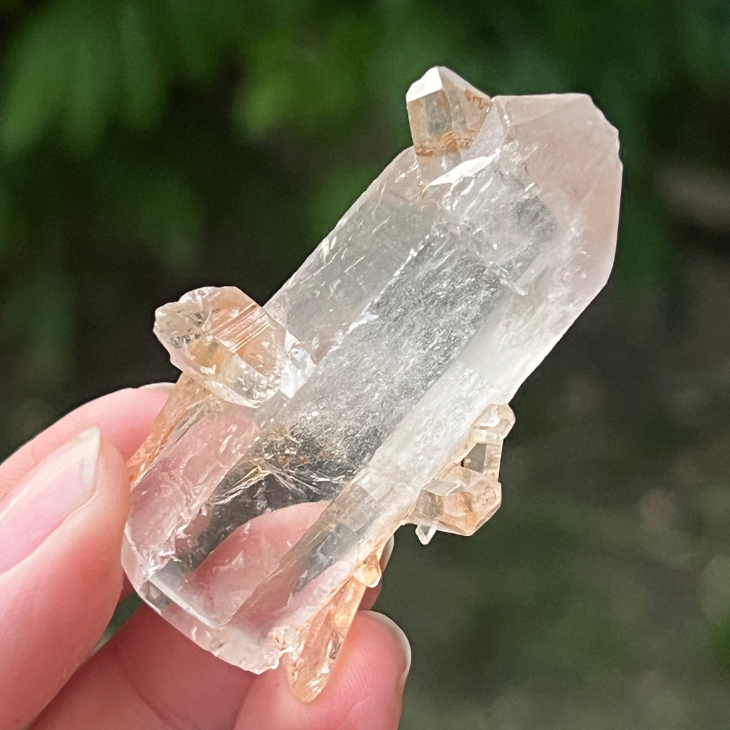 Cristal de cuarț cu incluziuni de goethit brun-portocaliu | Model 11, pietre semipretioase - druzy.ro 7 