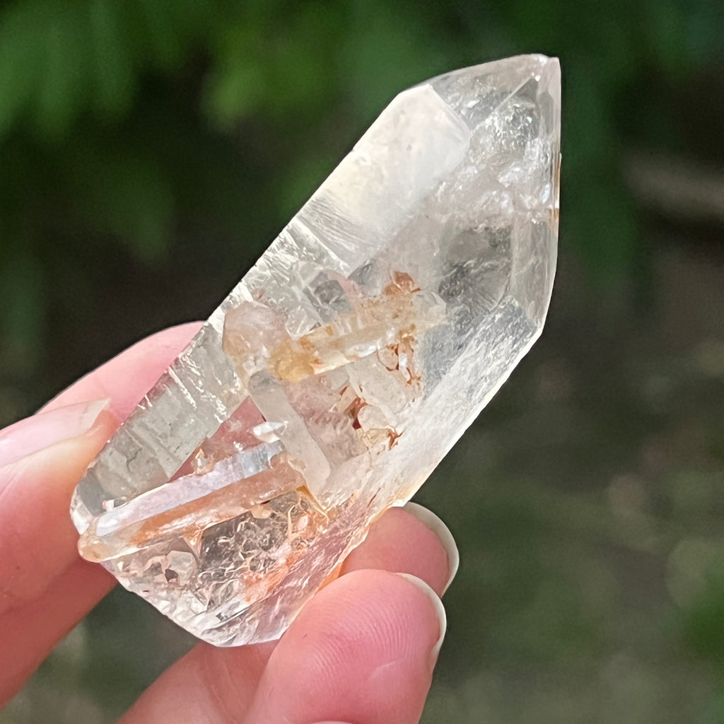 Cristal de cuarț cu incluziuni de goethit brun-portocaliu | Model 11, pietre semipretioase - druzy.ro 6 