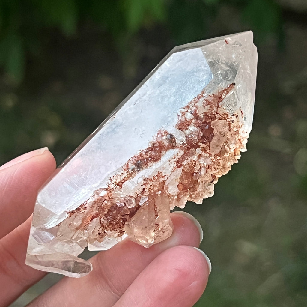 Cristal de cuarț cu incluziuni de goethit brun-portocaliu | Model 9, pietre semipretioase - druzy.ro 1 