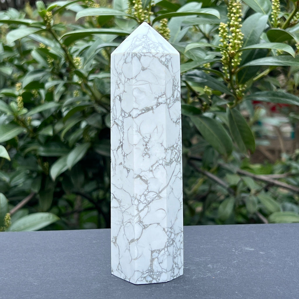 Obelisc howlit alb model L2, pietre semipretioase - druzy.ro 2 