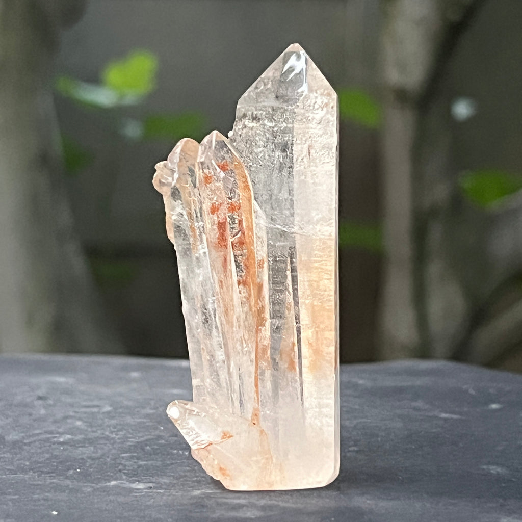 Cristal de cuarț cu incluziuni de goethit brun-portocaliu | Model 6, pietre semipretioase - druzy.ro 1 