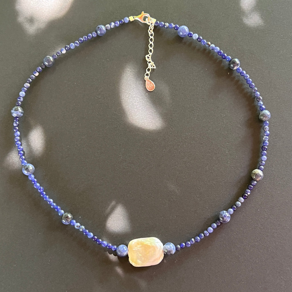 Colier sodalit Quiet Connection#75, pietre semipretioase - druzy.ro 1 