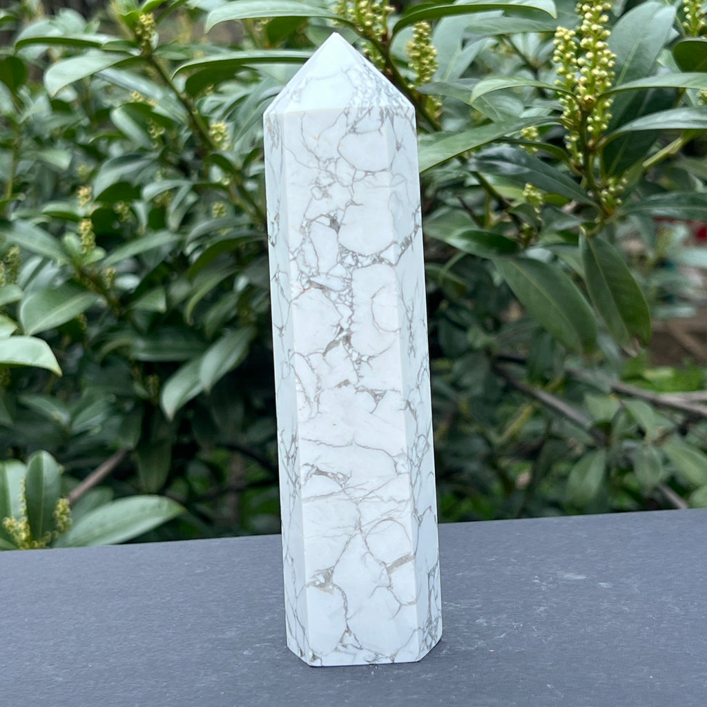 Obelisc howlit alb model L2, pietre semipretioase - druzy.ro 3 