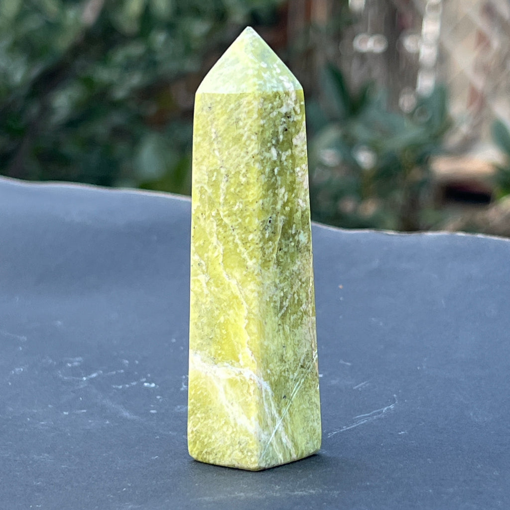 Turn/obelisc serpentin galben model 5, pietre semipretioase - druzy.ro 3 