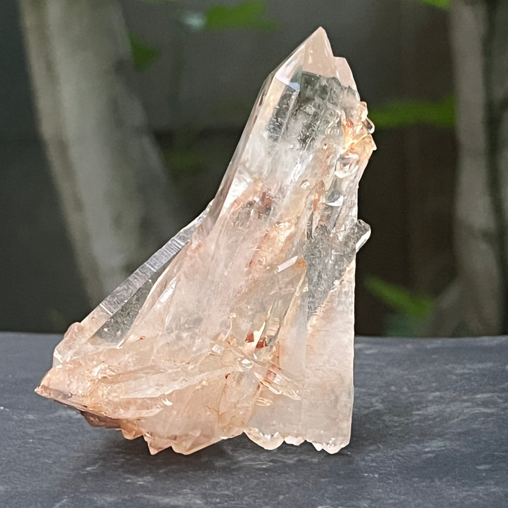 Cristal de cuarț cu incluziuni de goethit brun-portocaliu | Model 8, pietre semipretioase - druzy.ro 3 