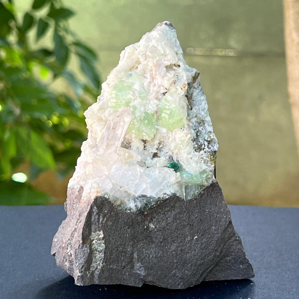 Cluster Prehnit in cuart model 12, pietre semipretioase - druzy.ro 5 