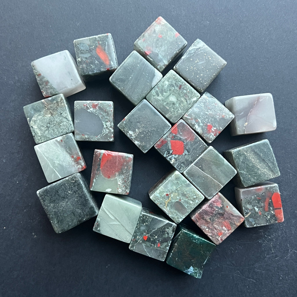 Seftonit rulat cubic, pietre semipretioase - druzy.ro 4 