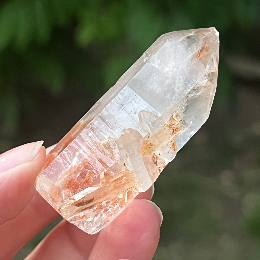 Cristal de cuarț cu incluziuni de goethit brun-portocaliu | Model 11, pietre semipretioase - druzy.ro 5 