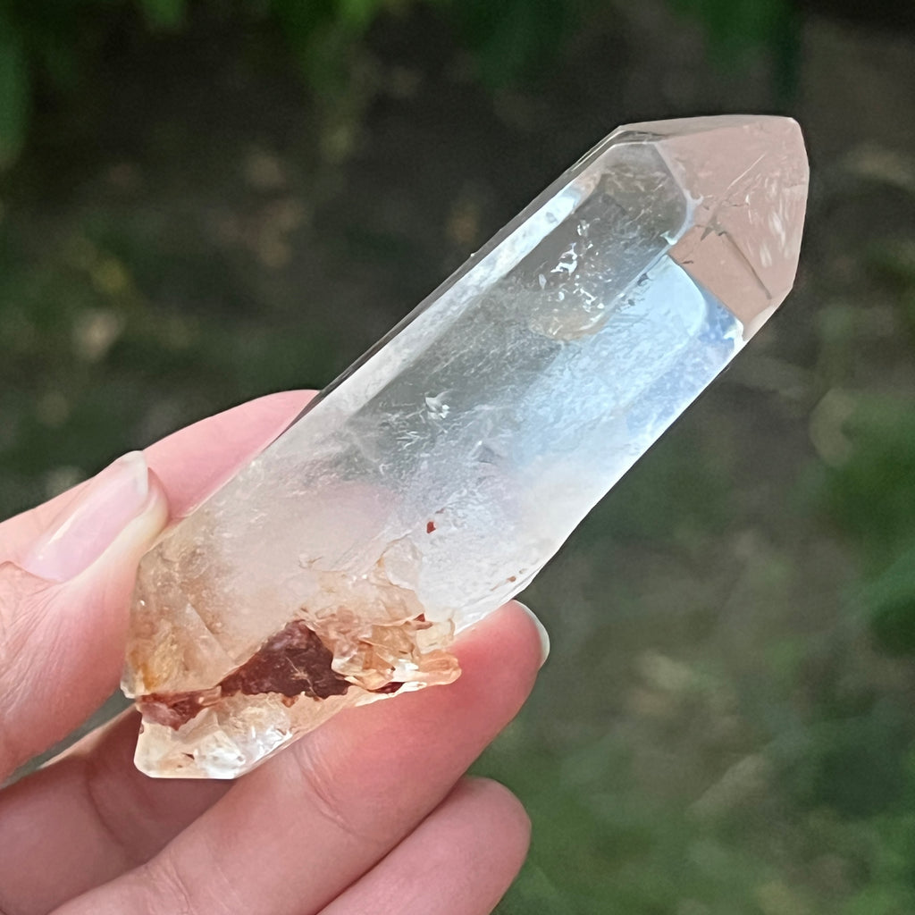 Cristal de cuarț cu incluziuni de goethit brun-portocaliu | Model 5, pietre semipretioase - druzy.ro 4 