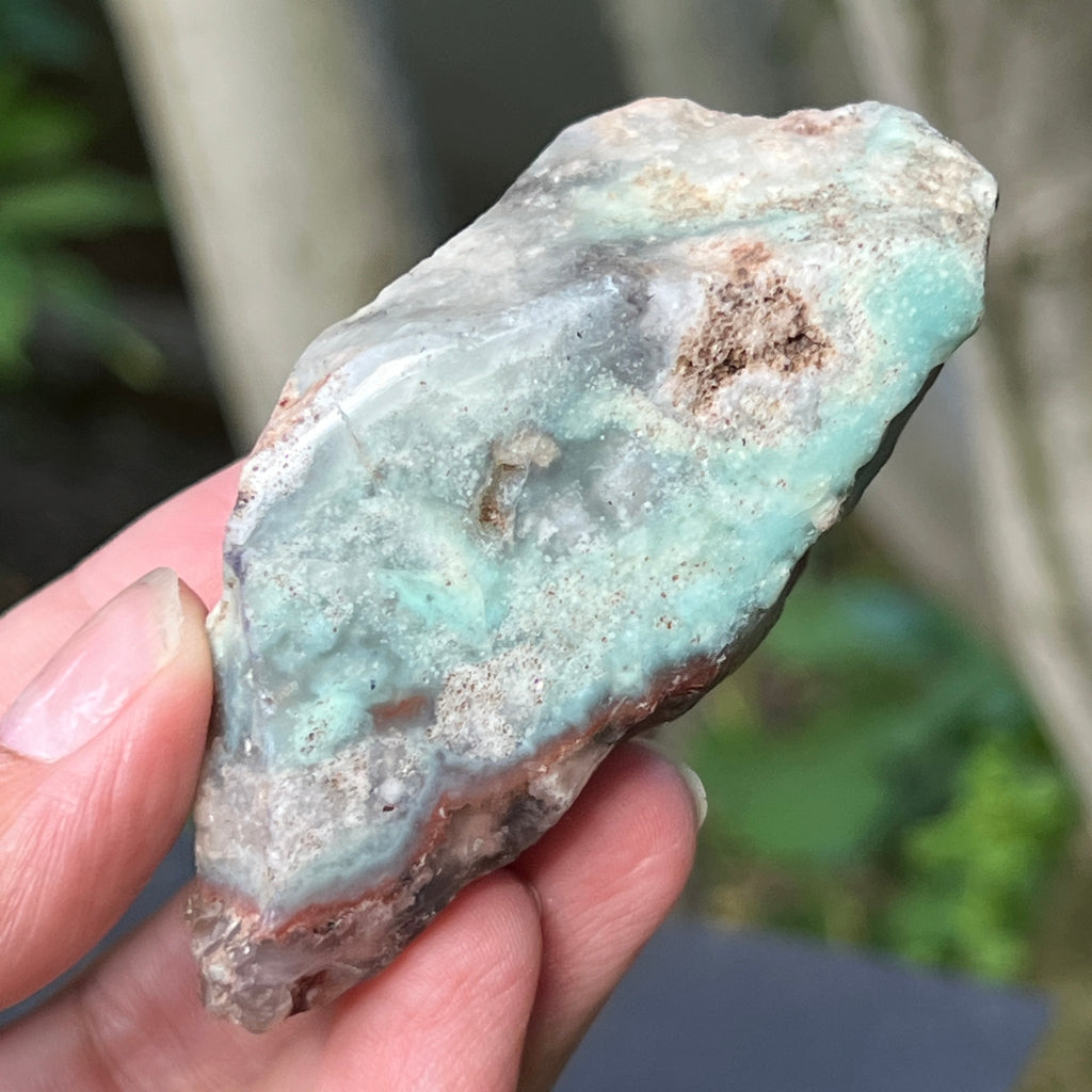 Piatra bruta polista pe o fata de calcedonie cu crom albastru-verzuie din Zimbabwe | Model 5, pietre semipretioase - druzy.ro 1 