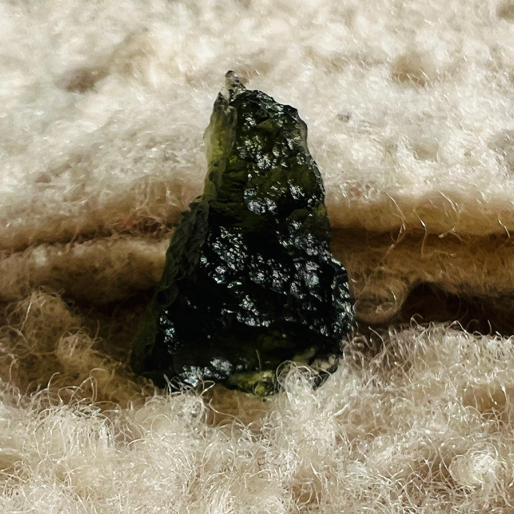 Moldavit 2.20 grame piatra bruta model 11, druzy.ro, cristale 1