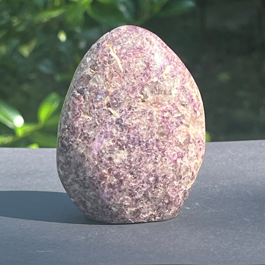 Sculptura Lepidolit forma libera | Model 3, pietre semipretioase - druzy.ro 3 