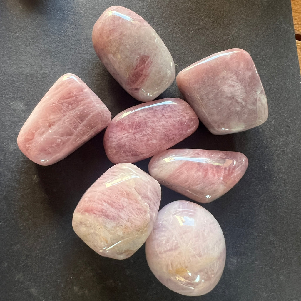 Cuart lavanda din Madagascar forma libera 3-4 cm, pietre semipretioase - druzy.ro 1 