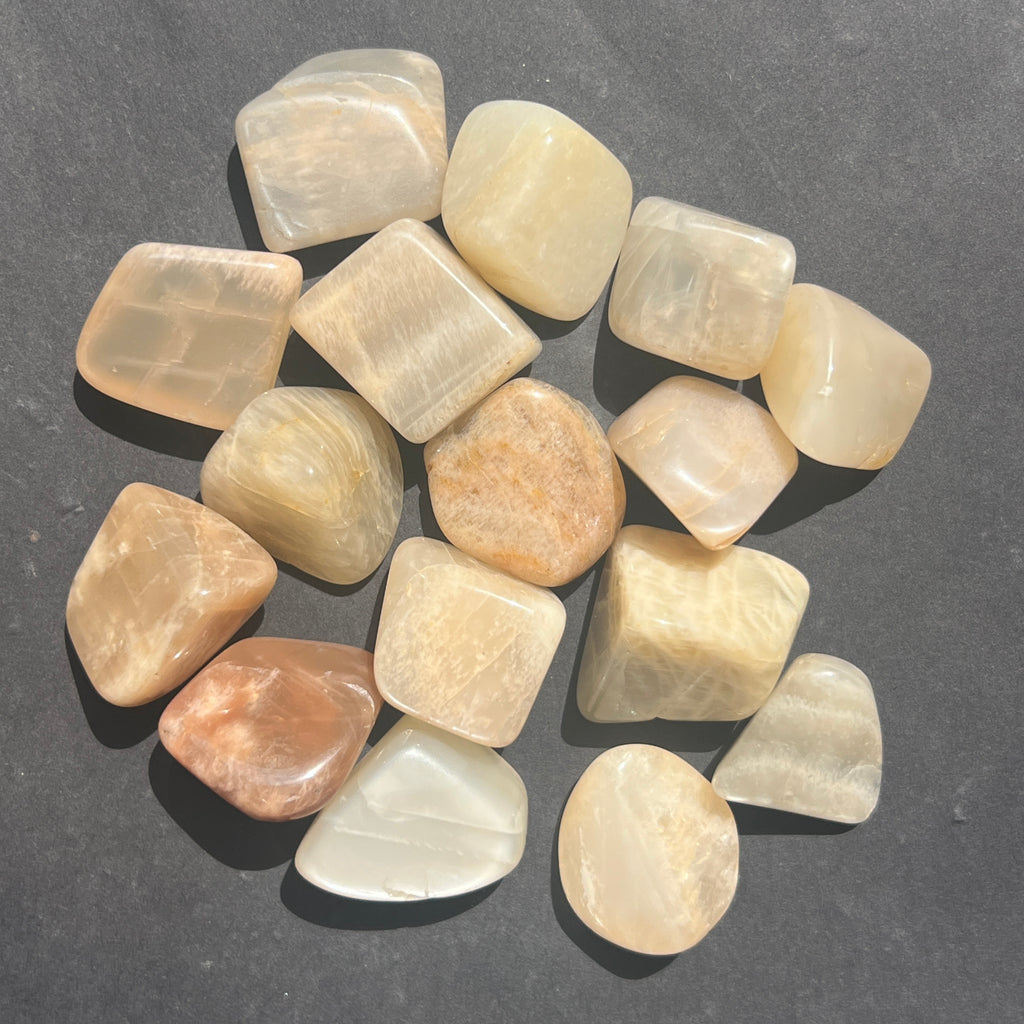 Piatra lunii rulata model 2, pietre semipretioase - druzy.ro 2 