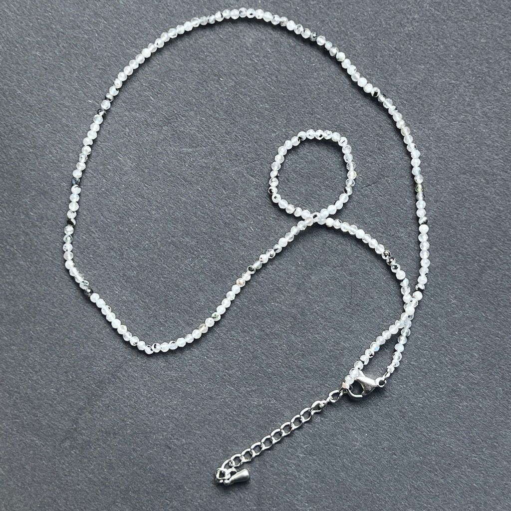 Colier Piatra Lunii sfere 2 mm, pietre semipretioase - druzy.ro 1 