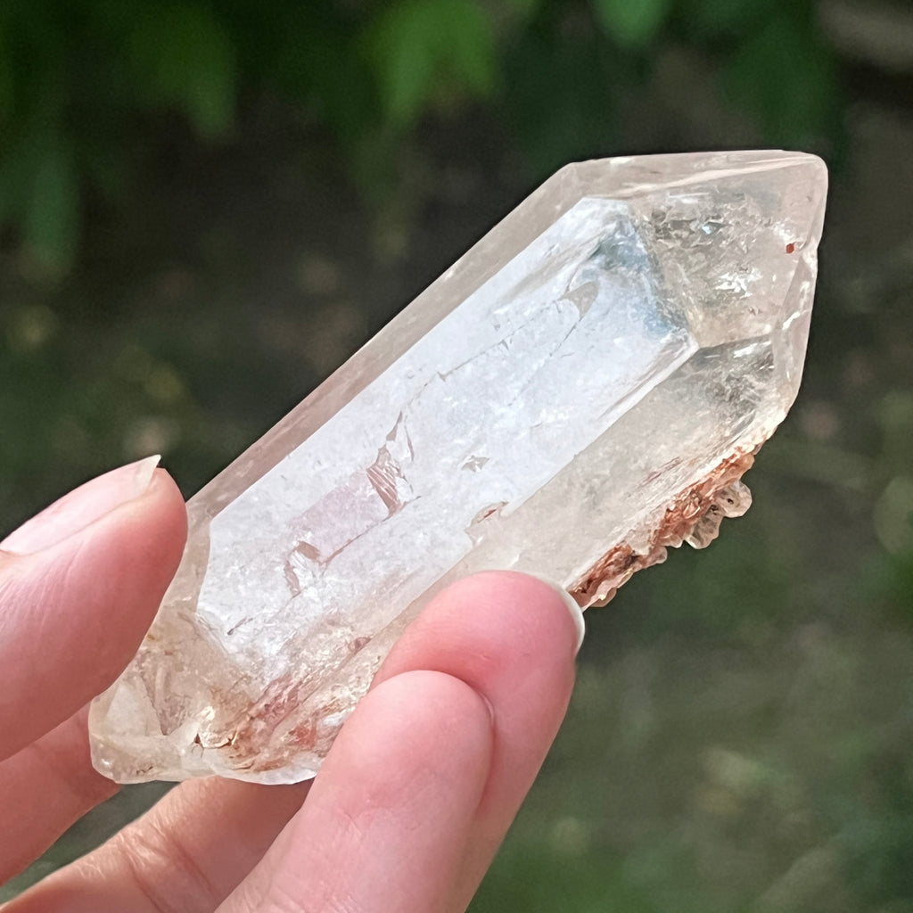Cristal de cuarț cu incluziuni de goethit brun-portocaliu | Model 9, pietre semipretioase - druzy.ro 3 
